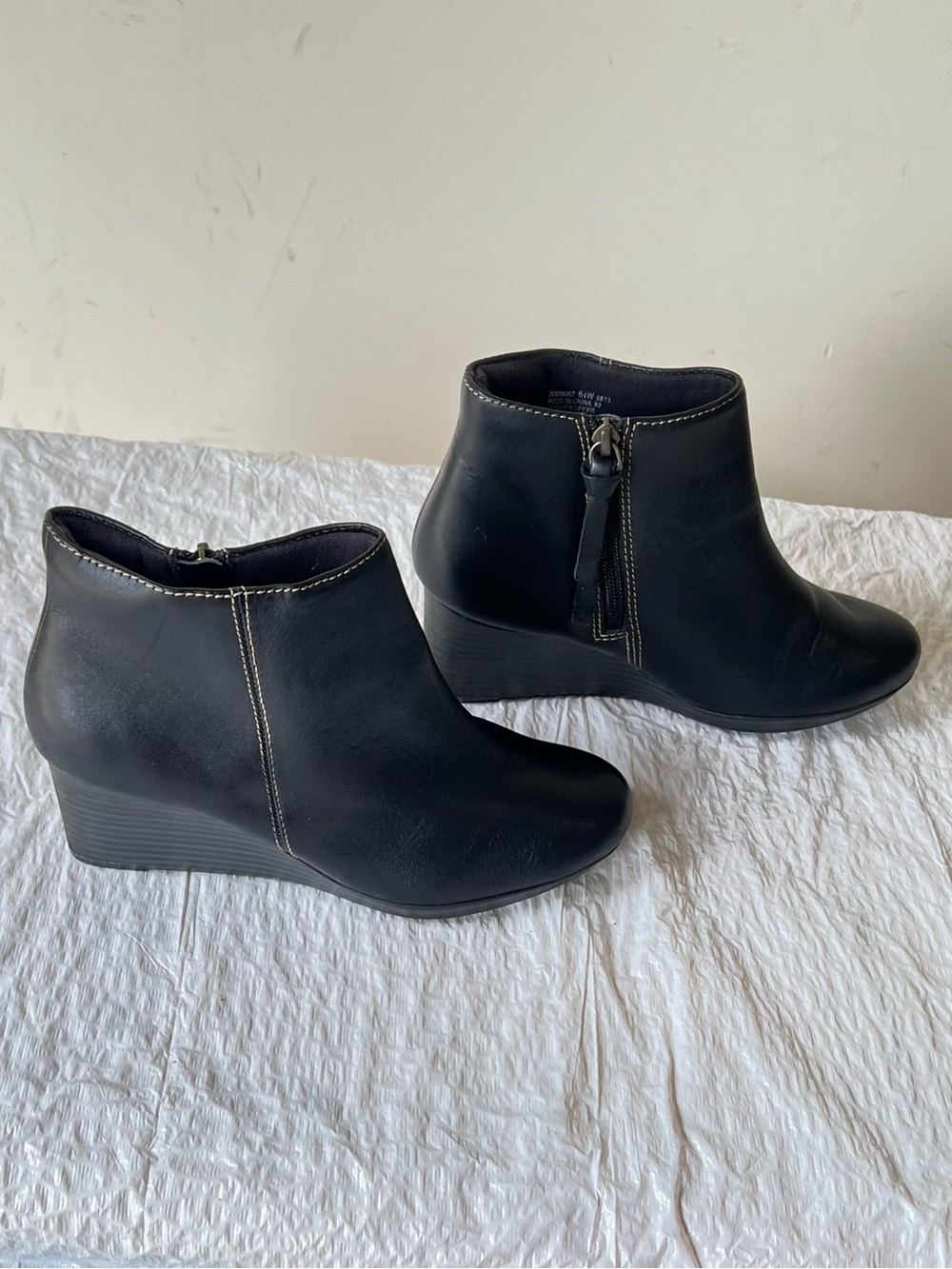 Clarks Black Leather Wedge Ankle Boots 6.5W